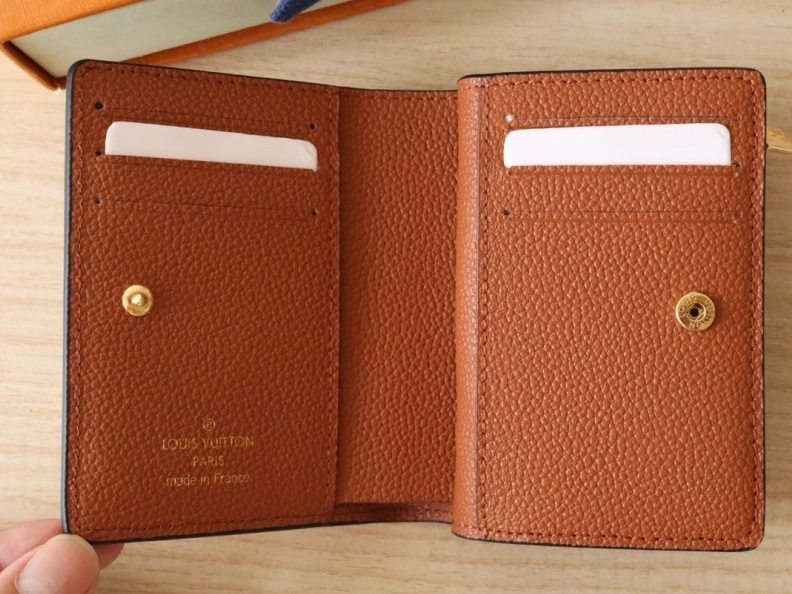 Cozy LX Wallets 7747