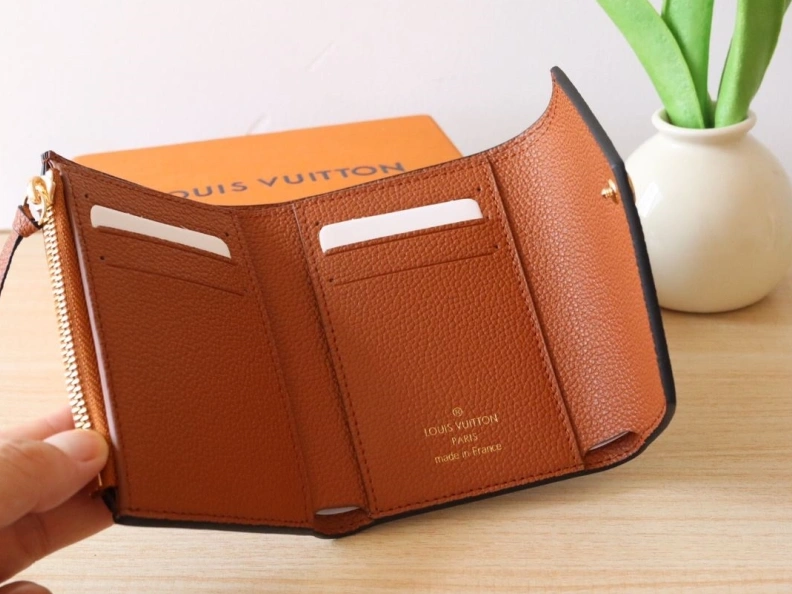 Comfortable LX Wallets 7749