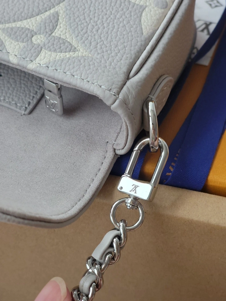 Classic LX Top Handle Bags 7827