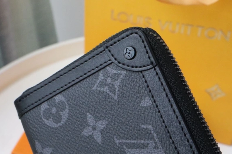 Refined LX Wallets 7743