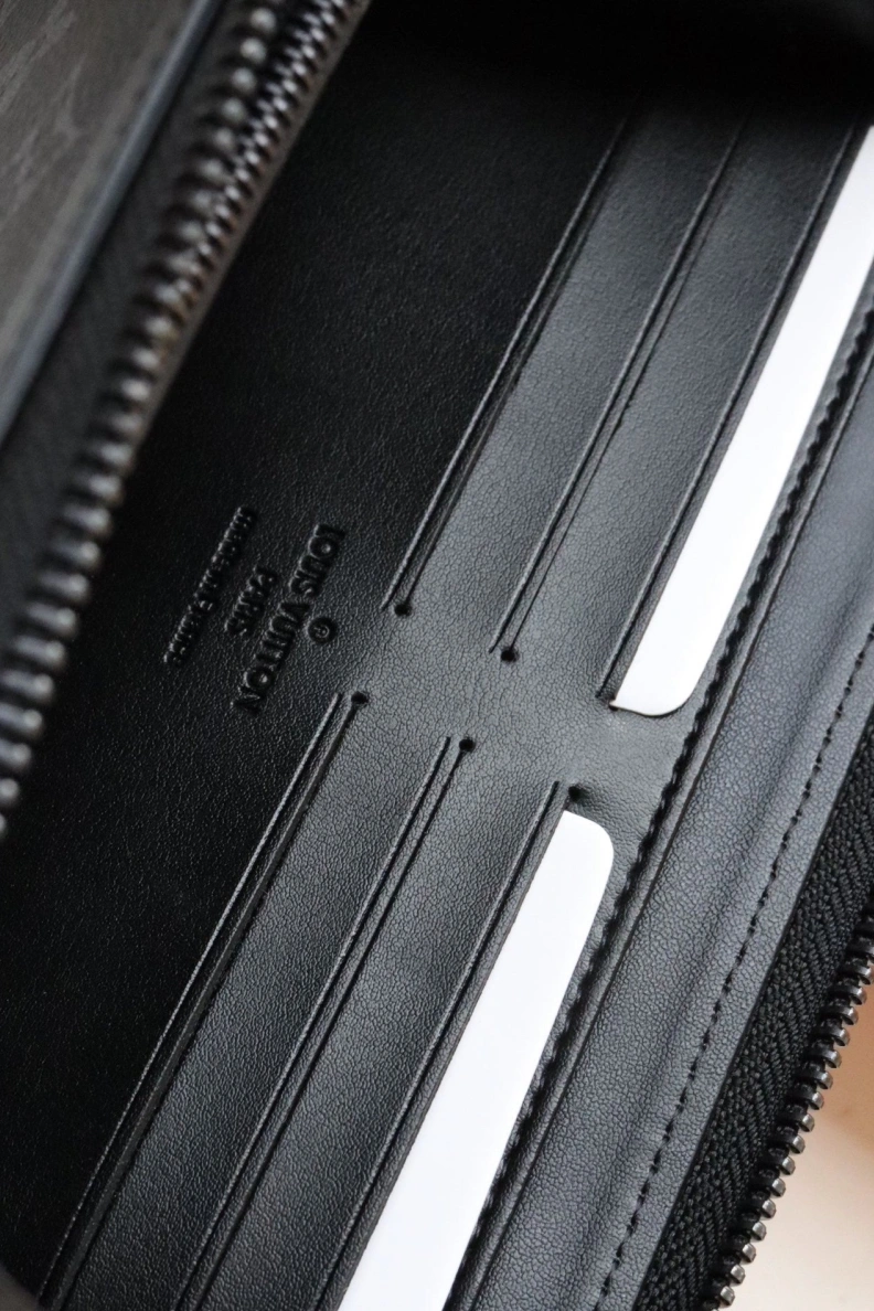 Refined LX Wallets 7743