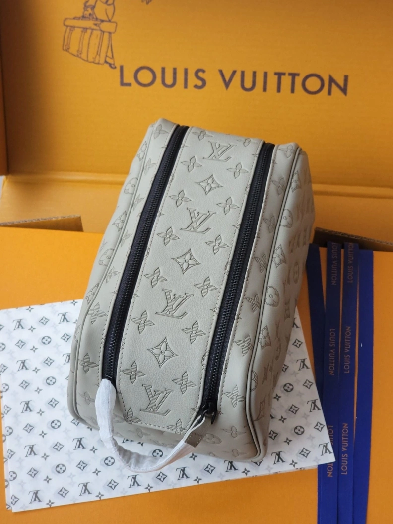Comfortable LX Cosmetic Bags 7849