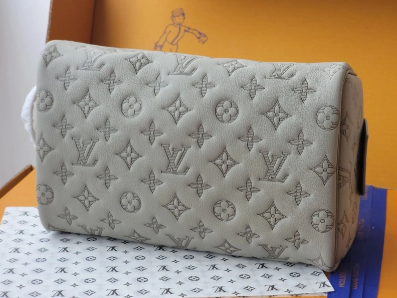 Comfortable LX Cosmetic Bags 7849