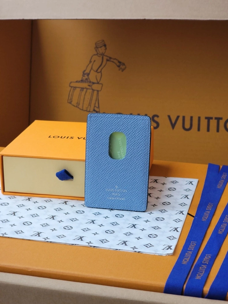 Versatile LX Wallets 7729
