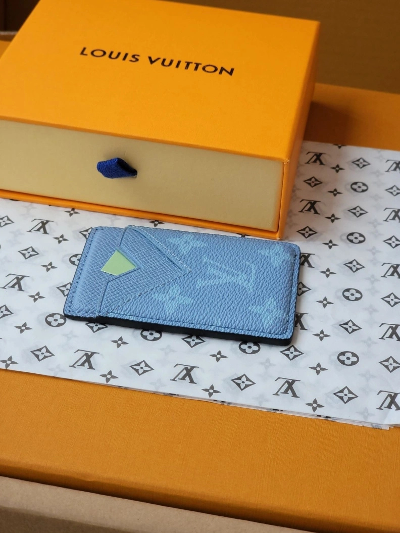 Versatile LX Wallets 7729