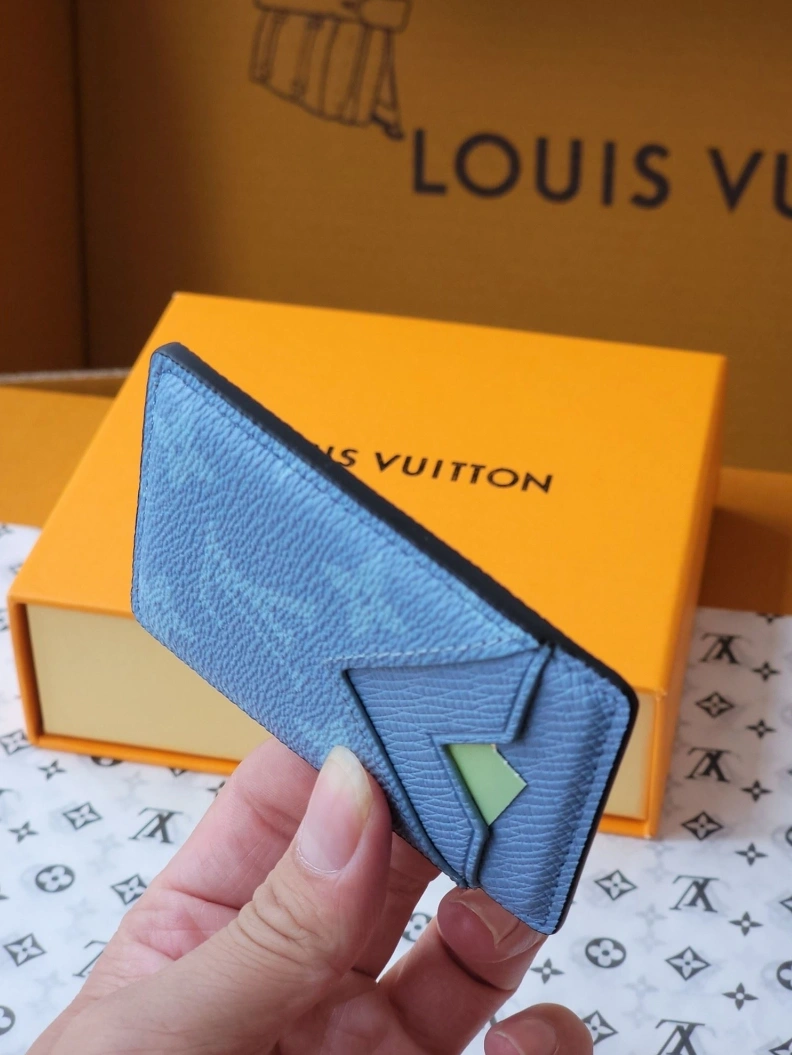 Versatile LX Wallets 7729