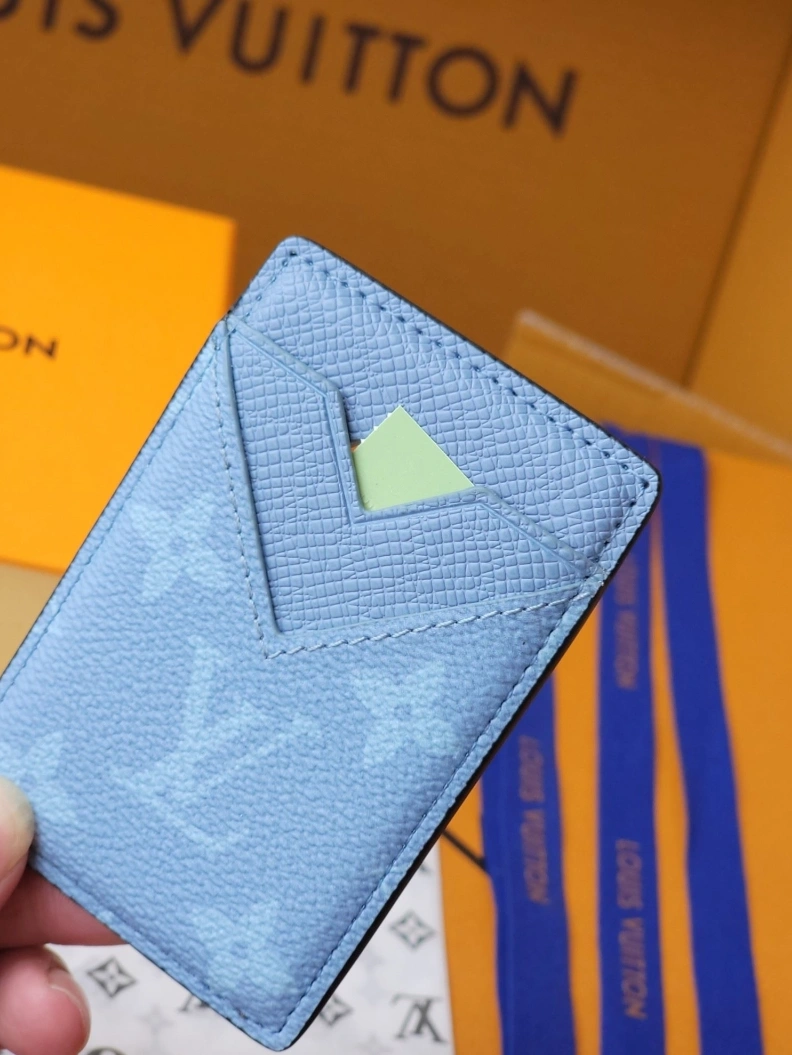Versatile LX Wallets 7729