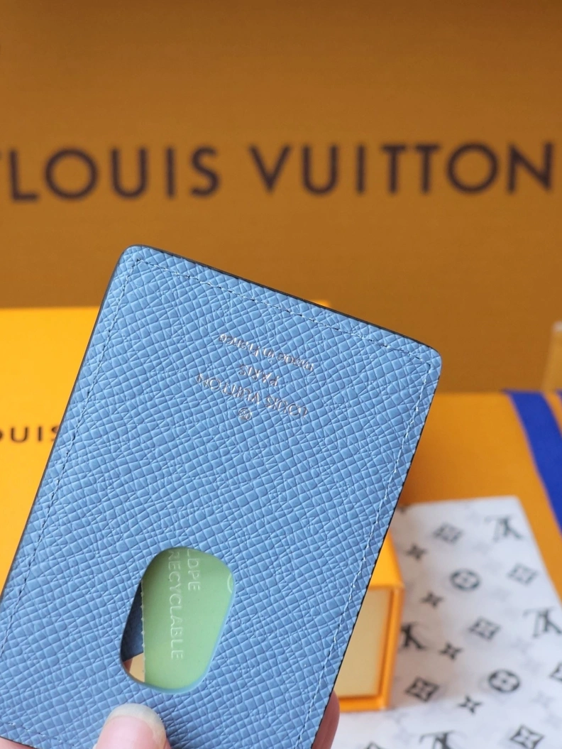 Versatile LX Wallets 7729
