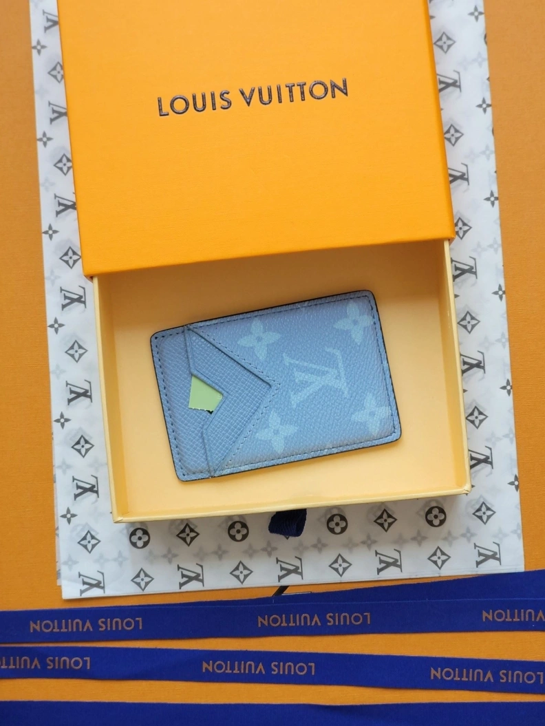 Versatile LX Wallets 7729