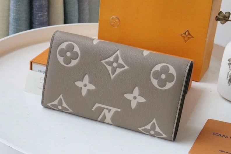 LX Wallets Resilient 7715
