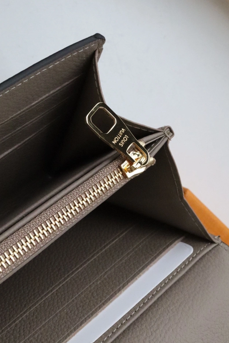 LX Wallets Resilient 7715