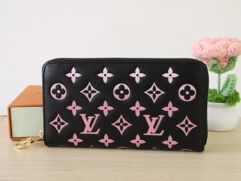 Trendsetting LX Wallets 7707
