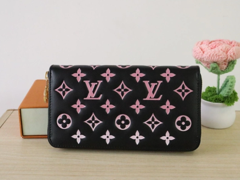 Trendsetting LX Wallets 7707