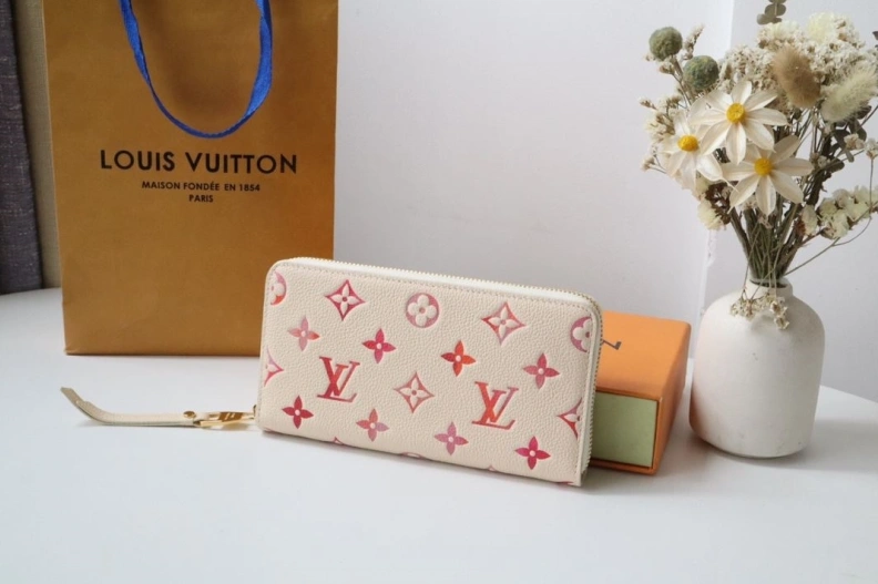 Comfortable LX Wallets 7704
