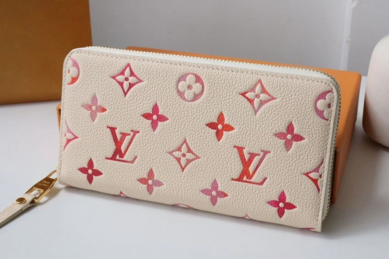Comfortable LX Wallets 7704