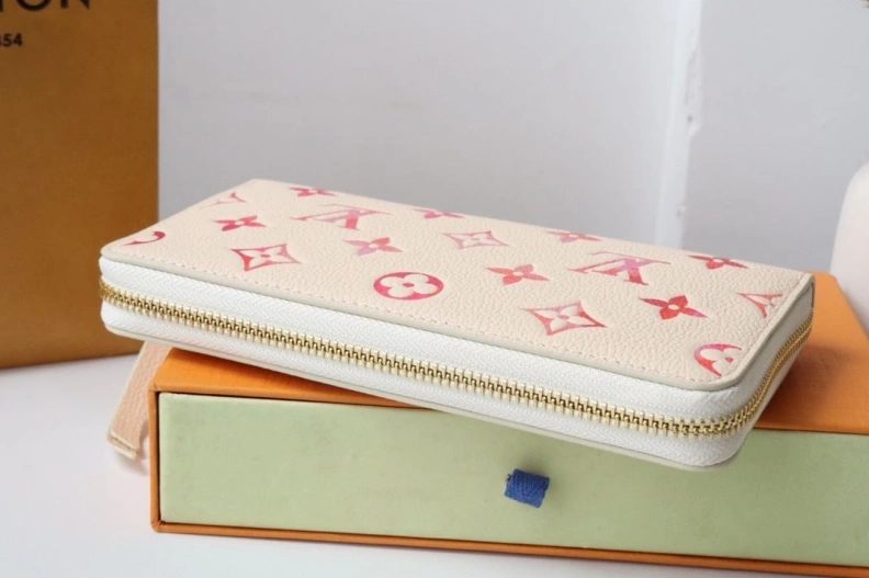 Comfortable LX Wallets 7704