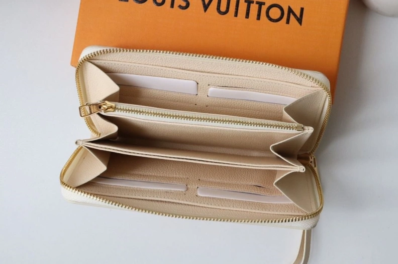 Comfortable LX Wallets 7704