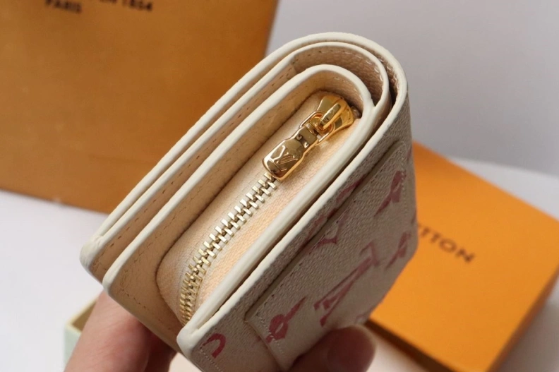 Versatile LX Wallets 7712