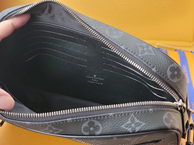 Trendsetting LX Clutch Bags 7880