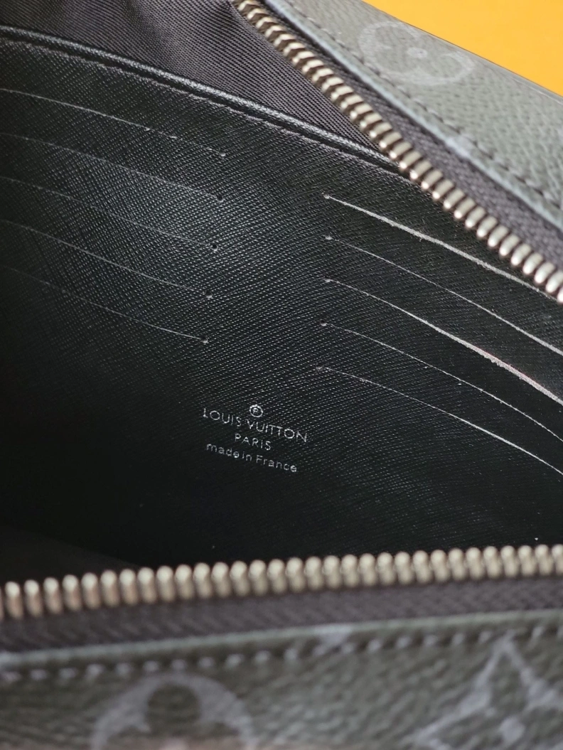 Trendsetting LX Clutch Bags 7880