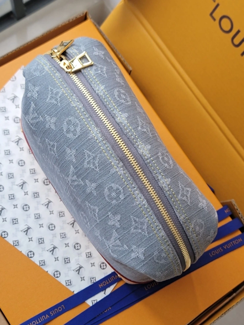 LX Cosmetic Bags Reliable 7854