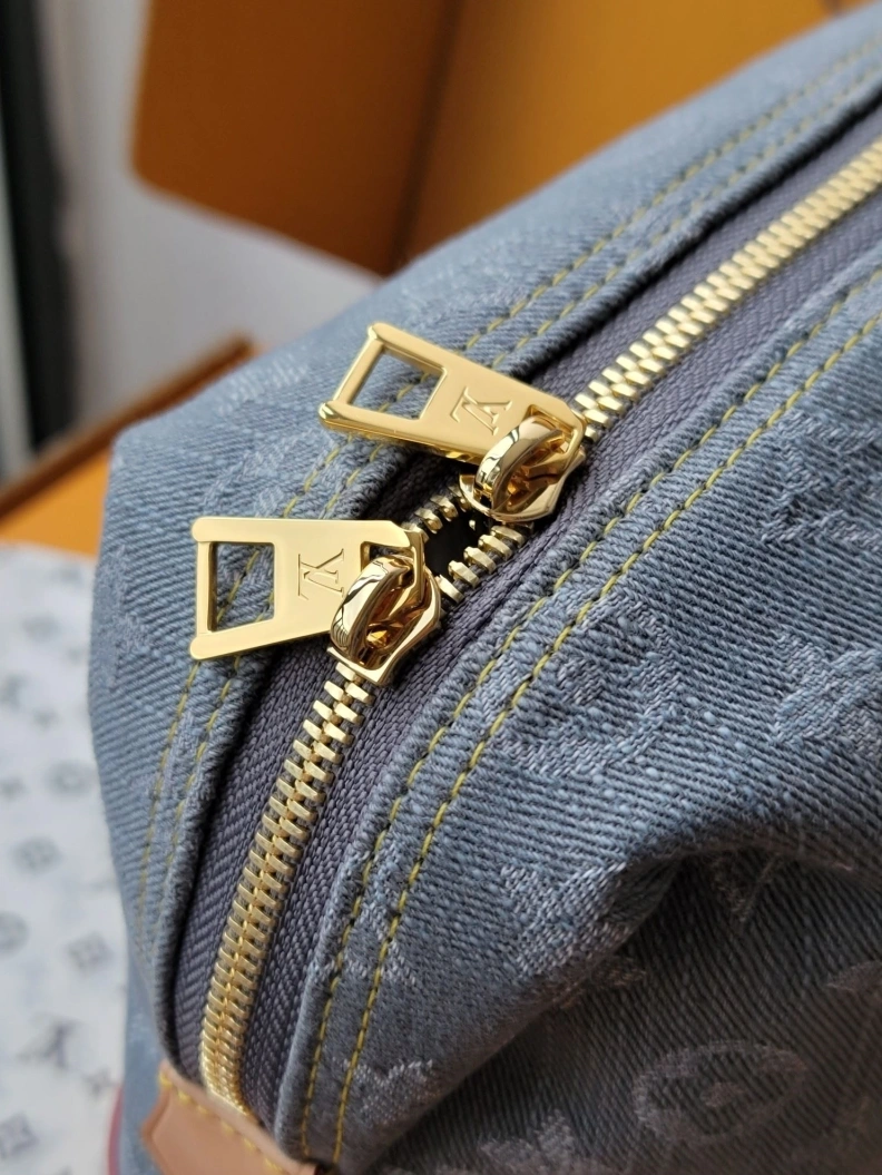 LX Cosmetic Bags Reliable 7854