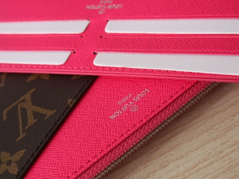 Versatile LX Wallets 7698