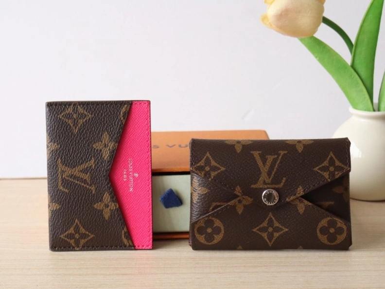 Efficient LX Wallets 7697