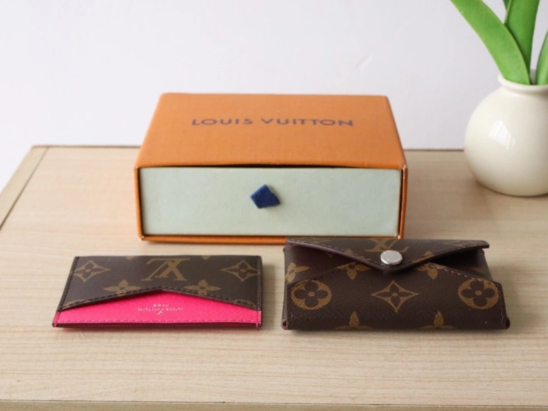 Efficient LX Wallets 7697