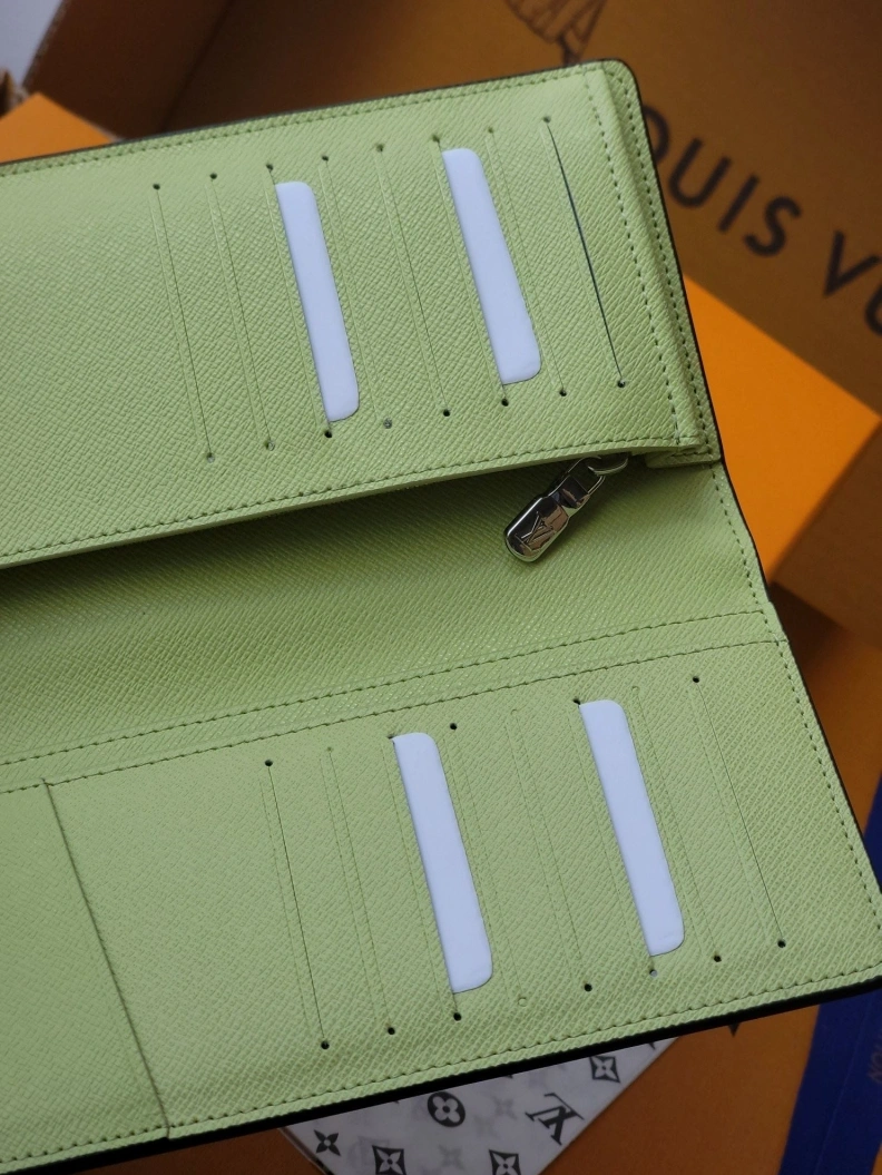 LX Wallets Timeless 7702
