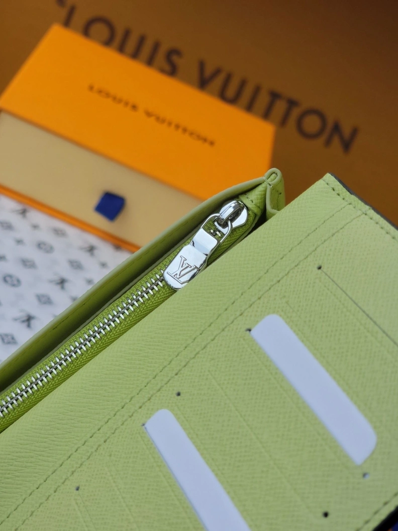 LX Wallets Timeless 7702