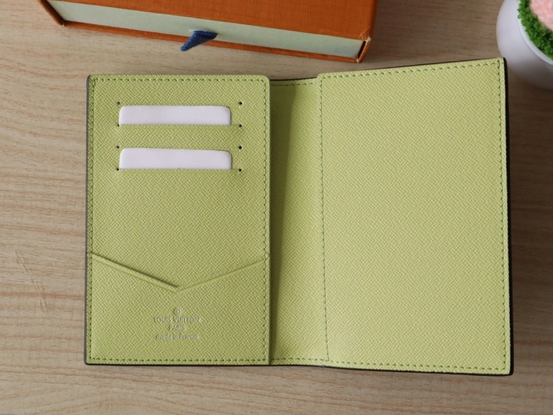 Compact LX Wallets 7692