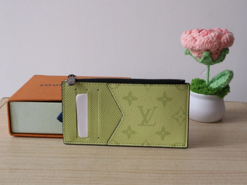 Practical LX Wallets 7687