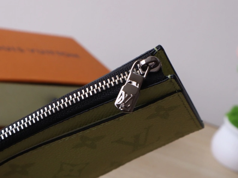 Practical LX Wallets 7687