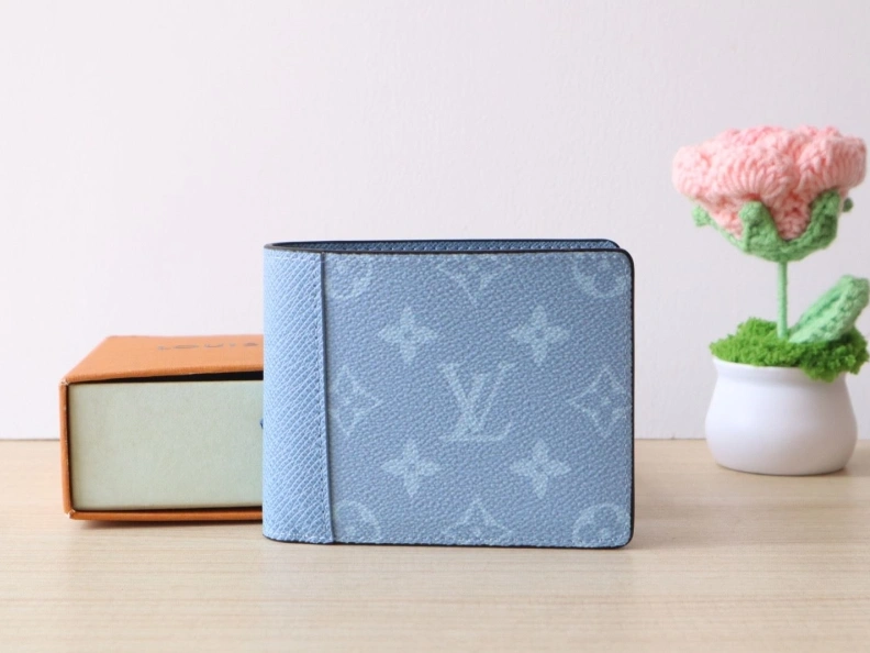 Trendsetting LX Wallets 7686