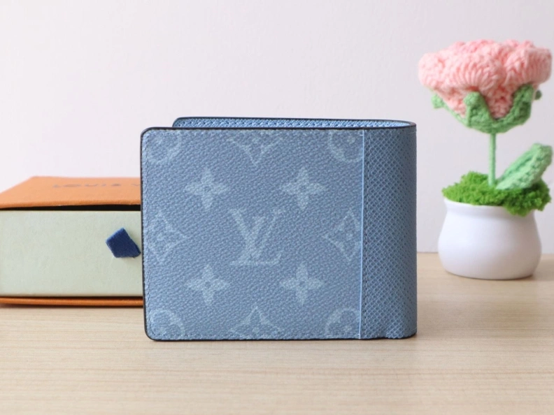Trendsetting LX Wallets 7686
