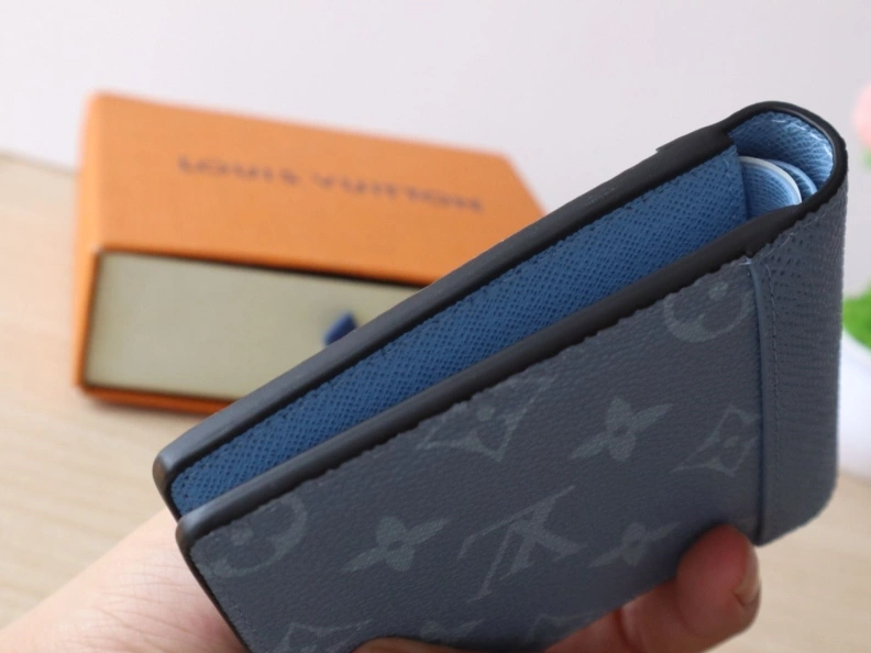 Trendsetting LX Wallets 7686