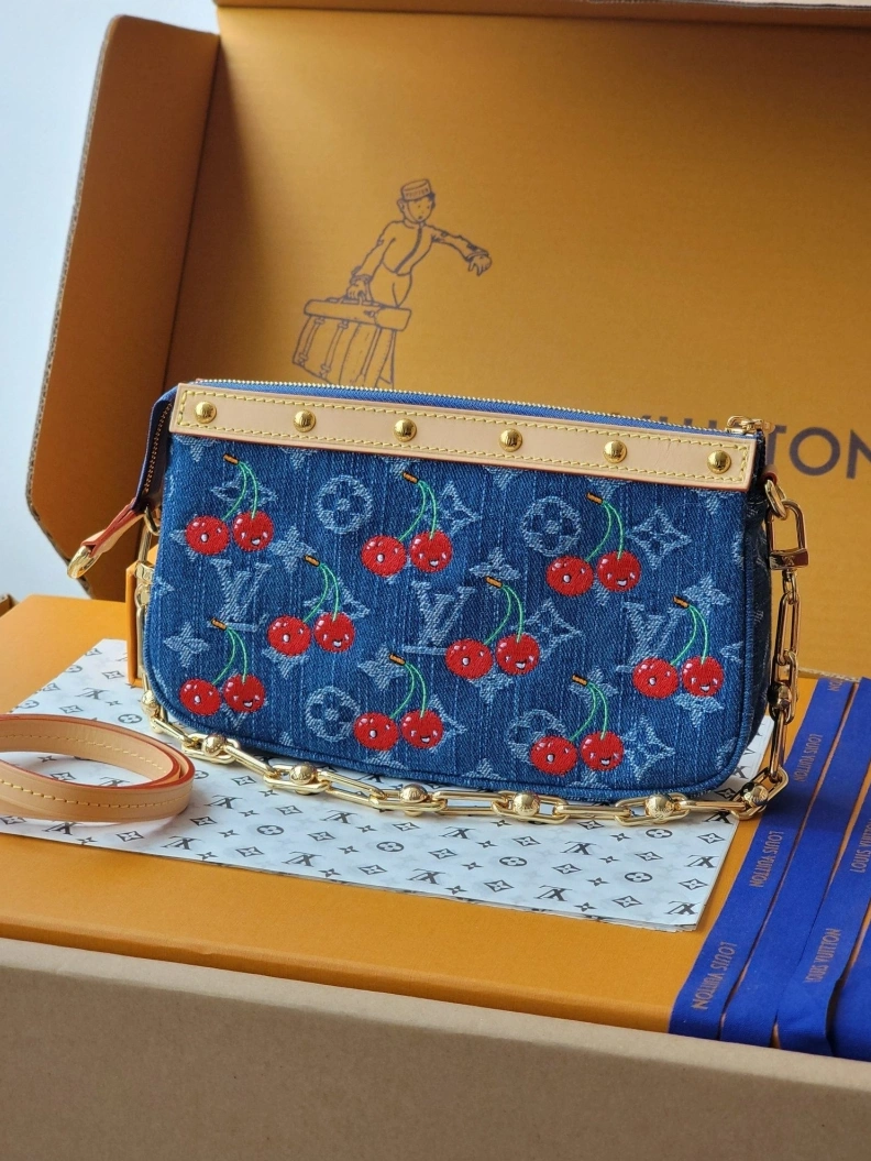 GoAnywhere LX Clutch Bags 7859
