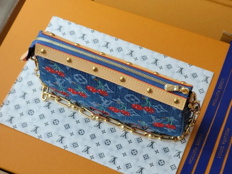 GoAnywhere LX Clutch Bags 7859