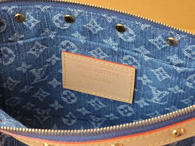 GoAnywhere LX Clutch Bags 7859