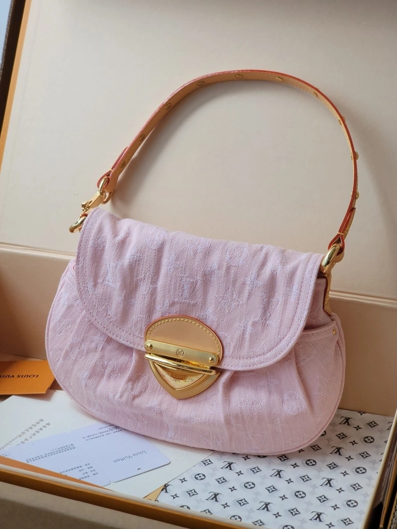 DailyWear LX Top Handle Bags 7826