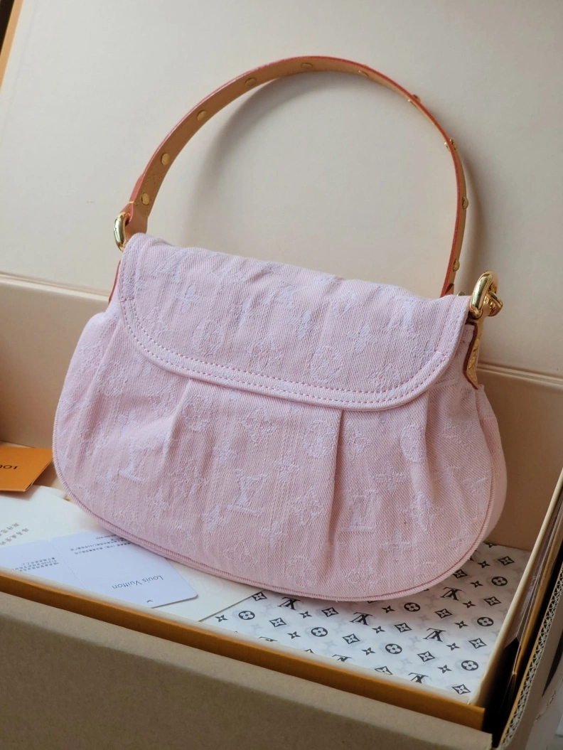 DailyWear LX Top Handle Bags 7826