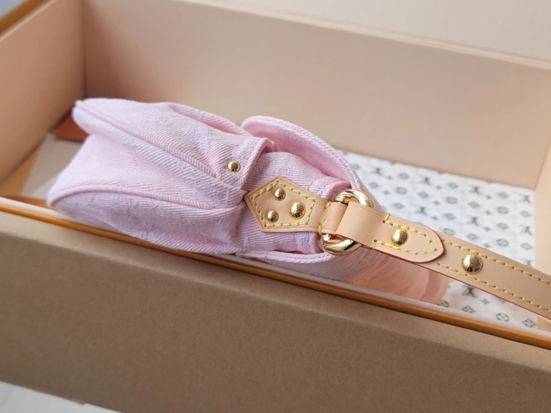 DailyWear LX Top Handle Bags 7826