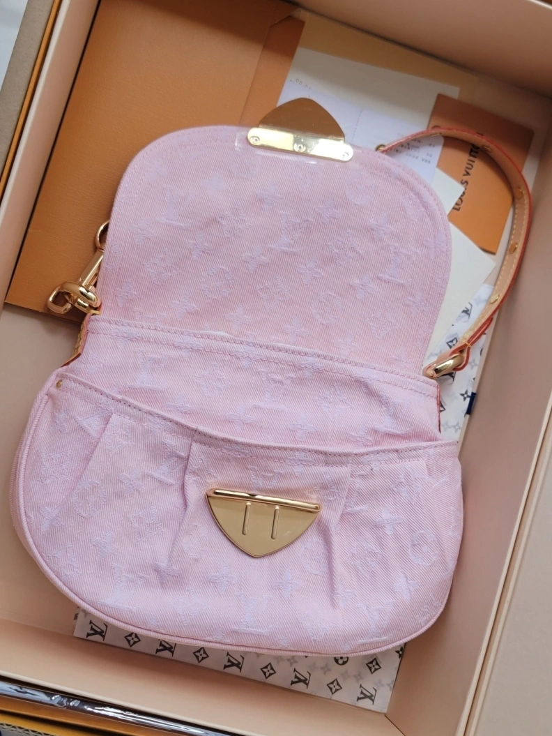 DailyWear LX Top Handle Bags 7826
