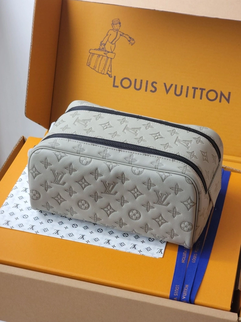 Minimalist LX Cosmetic Bags 7830