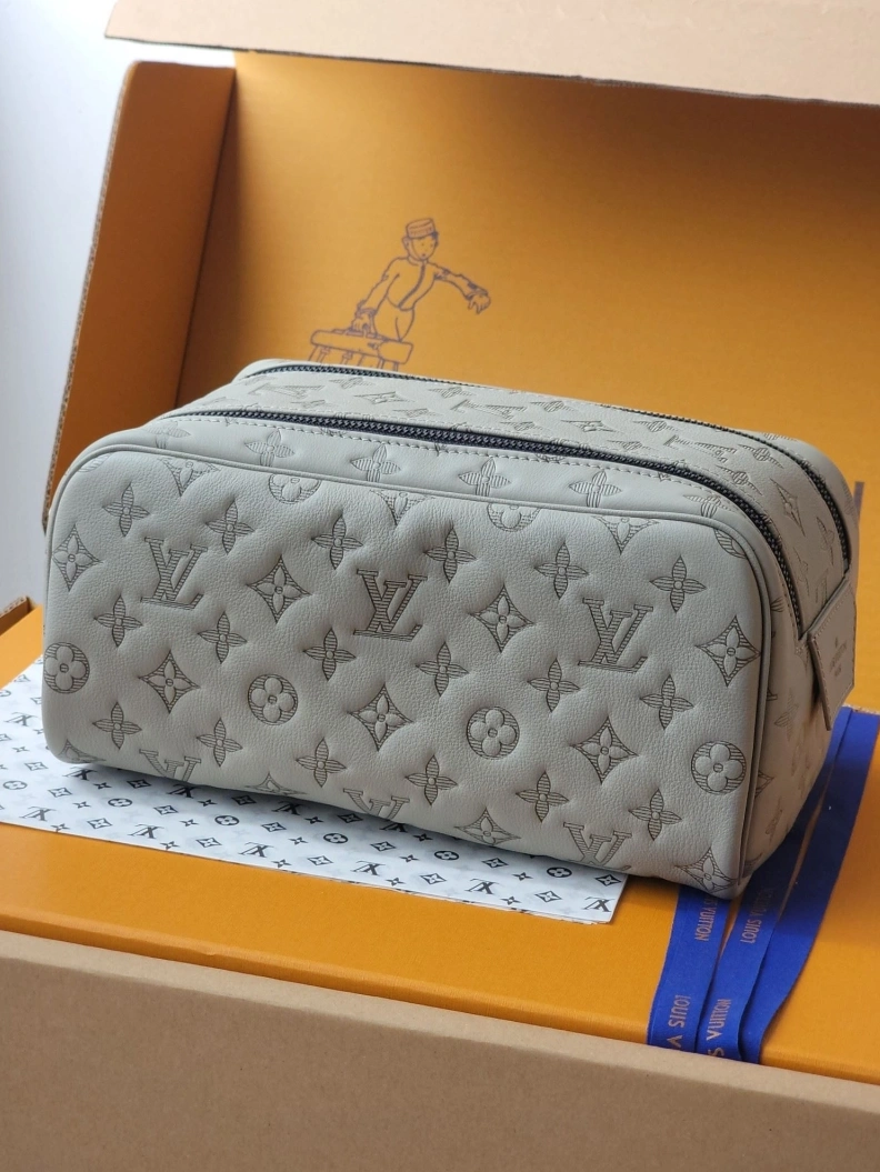 Minimalist LX Cosmetic Bags 7830