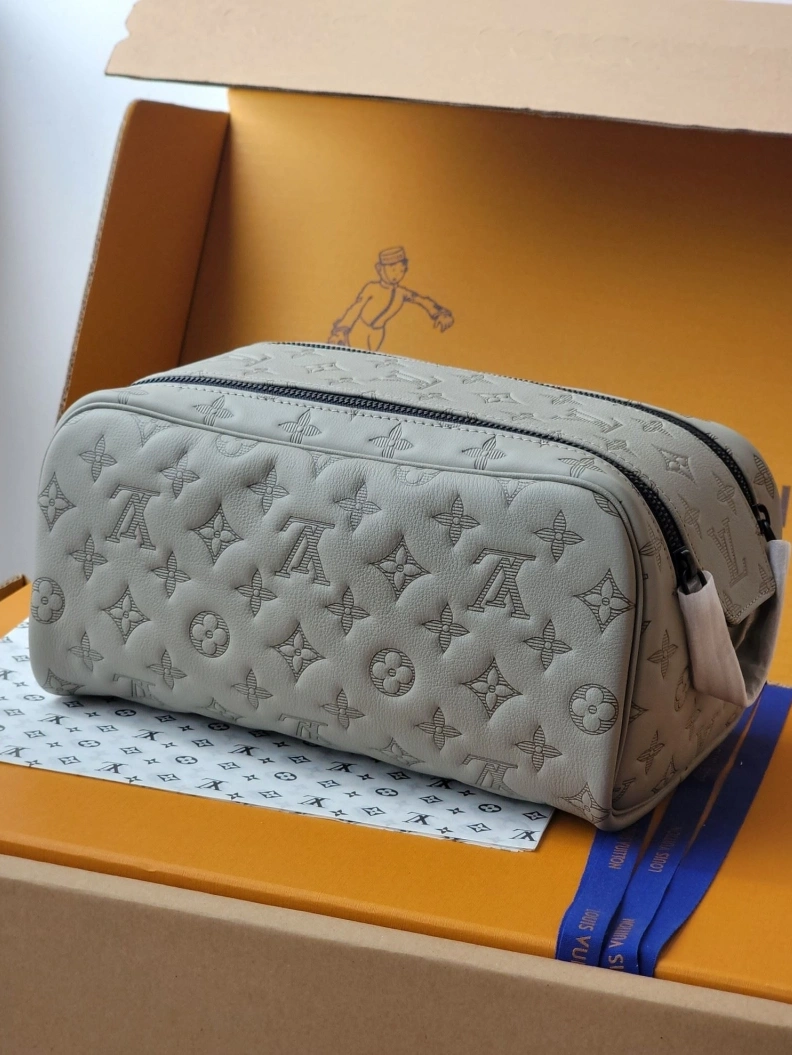 Minimalist LX Cosmetic Bags 7830