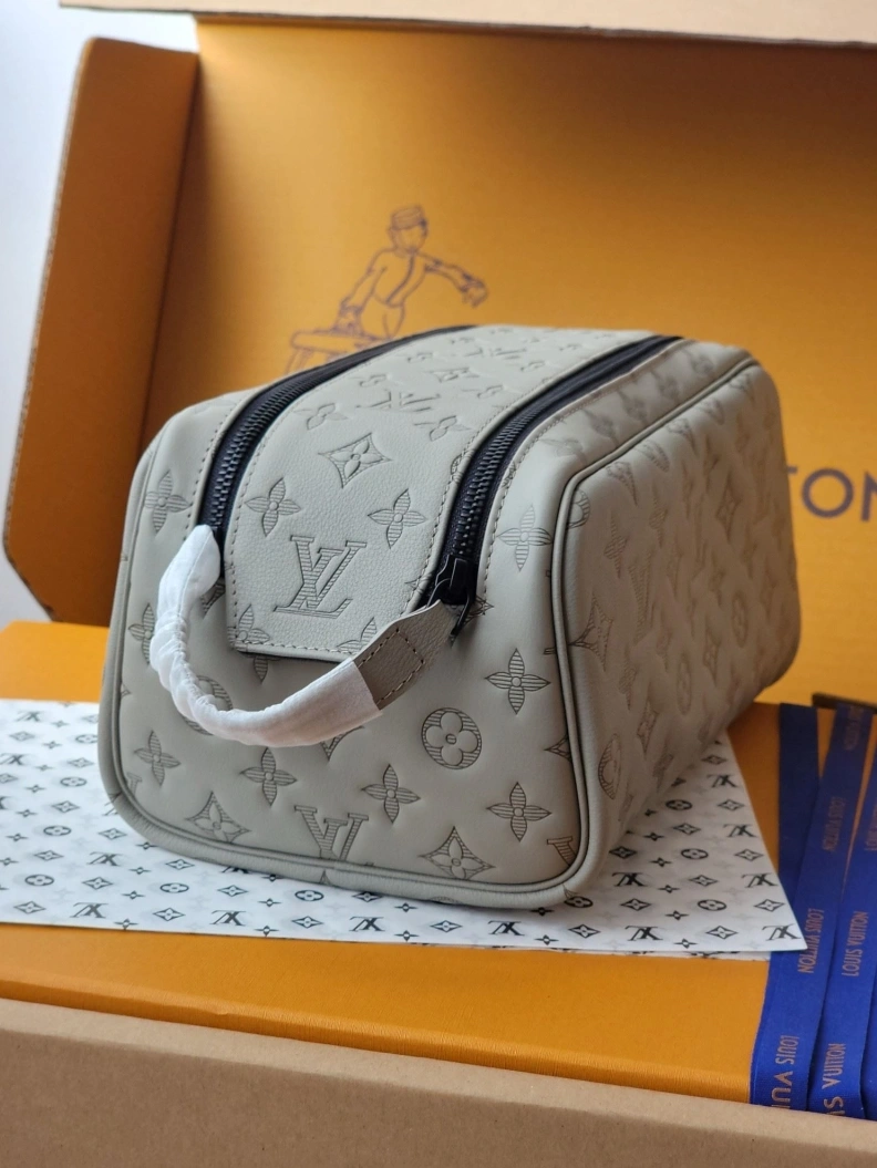 Minimalist LX Cosmetic Bags 7830