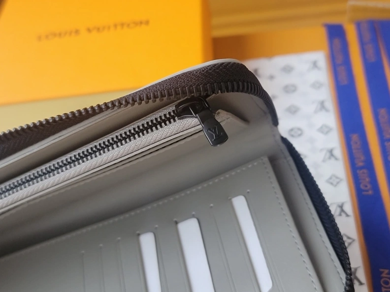 LX Wallets Sophisticated 7673