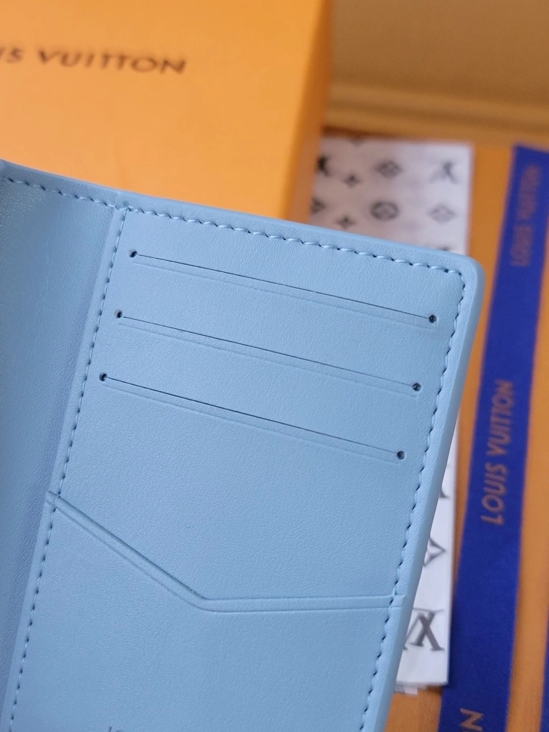 Cozy LX Wallets 7664